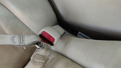 1998-04 Cadillac Seville Passenger Right Front Seat Belt Buckle Receiver Tan 503