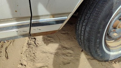Chevy Caprice Passenger Right Moulding From Fender Oem Trim Strip Back