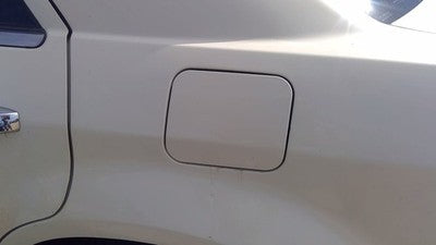 2005-2010 Chrysler 300 Fuel Tank Door With Hinge Gas Lid Oem Filler White Pwg