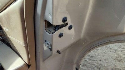 1992 Buick Park Ave Ultra Passenger Right Rear Door Latch With Rods/Cables Back