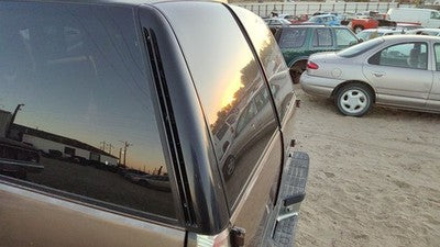 1994 Chevy Suburban Driver Left Rear Moulding On Corner Panel Oem
