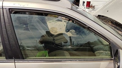2000-2001 Nissan Maxima Passenger Right Front Side Window Door Glass Oem