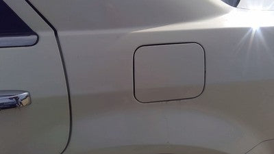 2005-2010 Chrysler 300 Fuel Tank Door With Hinge Gas Lid Oem Filler White Pwg