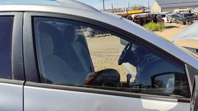 2008-15 Nissan Rogue Passenger Right Front Side Window Door Glass Oem 80300Jm00b