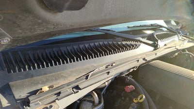 2001 Chevy Suburban Windshield Wiper Cowl Vent Trim Panel Oem Cover