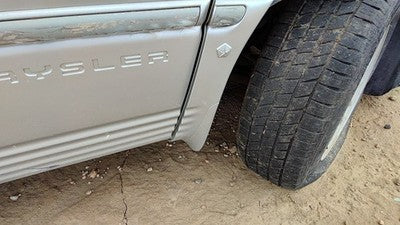 96-00 Town & Country Passenger Right Moulding From Fender Trim Strip Silver