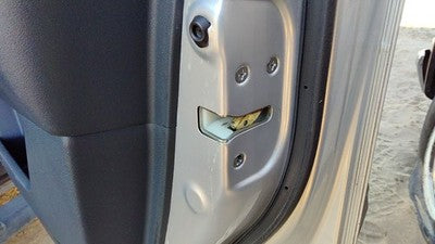 2009-2015 Honda Pilot Passenger Right Front Door Latch With Rods/Cables Oem