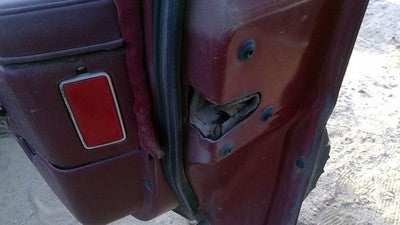 1990 Olds Eighty Eight Passenger Right Front Door Latch With Rods/Cables Oem