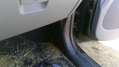 2011 Kia Sorento Passenger Right Lower Kick Trim Panel Oem Black Eb