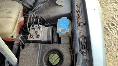 2001-2005 Vw Passat Windshield Washer Fluid Reservoir With Pump Oem Wiper Tank
