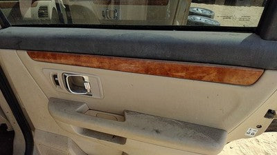 07-08 Grand Vitara Xl-7 Passenger Door Trim Panel With Switches Back Tan