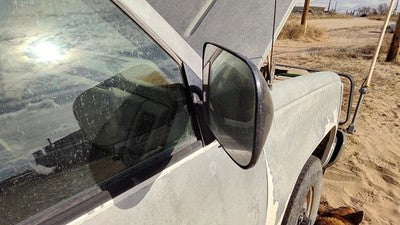 88-99 Chevy Silverado 1500 Passenger Right Manual Side Mirror Door Mounted White