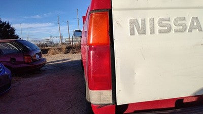 1986-1997 Nissan Hardbody Driver Left Tail Light Brake Lamp Oem Rear B65503b300
