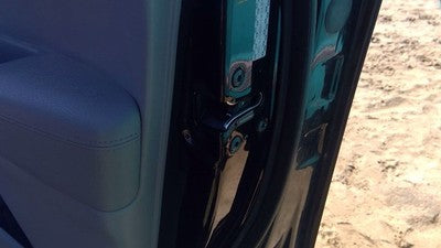 2011-2015 Kia Sorento Passenger Right Front Door Latch With Rods/Cables Assembly