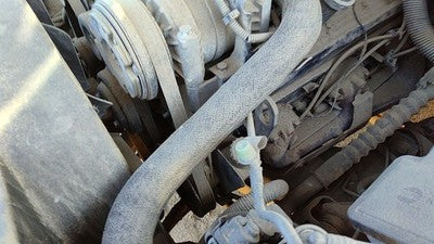 1999 Gmc Yukon Power Steering Pump With Mount Bracket Oem 5.7L