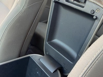 2011-2013 Kia Sportage Center Console Lid Only Oem Arm Rest Fold Down Gray Gah