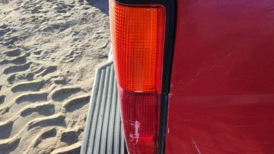 1986-1997 Nissan Hardbody Passenger Right Tail Light Brake Lamp Oem Rear