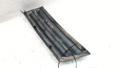 1998 Jeep Grand Cherokee Passenger Right Quarter Window Trim Oem 55295986