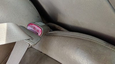 2002-2005 Ford Explorer Passenger Right Front Seat Belt Buckle Receiver Tan Gp