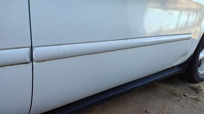 2000-2007 Ford Taurus Passenger Right Front Moulding From Door Trim Strip White