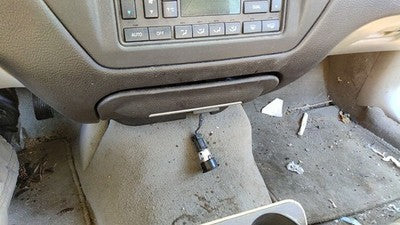2003-2004 Lincoln Town Car Ash Tray Assembly Oem Slide Out Dash Gray