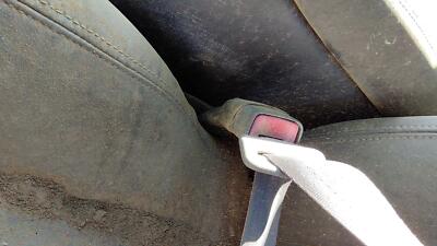 00-02 Oldsmobile Intrigue Driver Left Front Seat Belt Buckle Receiver Gray 142