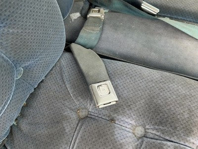 1986 Olds 88 Passenger Right Front Seat Belt Buckle Receiver Oem Blue