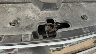 2014-2019 Silverado 1500 Hood Latch Assembly With Bracket Oem