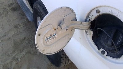2000-2006 Chevy Suburban Fuel Tank Door With Hinge Gas Lid Oem Filler White 50U
