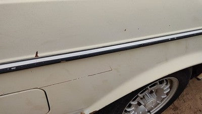 1980 Mercedes 300Td Passenger Right Rear Moulding On Quarter Panel Oem