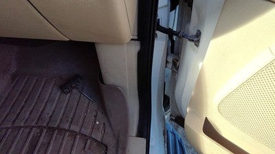 2008 Lincoln Navigator Passenger Right Lower Kick Trim Panel Oem Tan