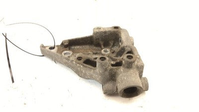 2001 Pt Cruiser 2.4L At Front Engine Mount Bracket Oem 4593336 4668546Aa