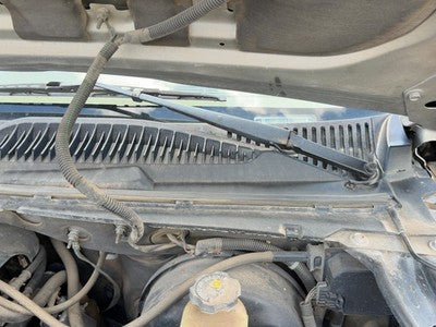 2000-2002 Chevy Suburban Driver Left Windshield Wiper Arm Oem Blade Lever