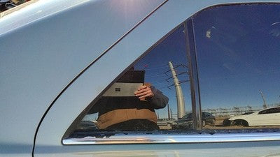 05-11 Cadillac Sts Passenger Right Rear Vent Window Back Door Glass With Frame