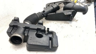 05-07 Envoy Complete Air Intake Cleaner Filter Box Housing With Tube Oem 4.2L