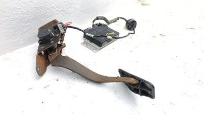 2003-2005 Chevy Suburban Tac Module With Throttle Pedal Gas Oem 12573059