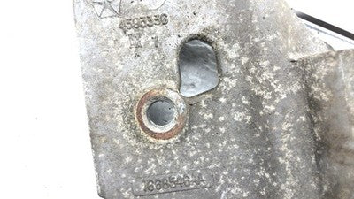 2001 Pt Cruiser 2.4L At Front Engine Mount Bracket Oem 4593336 4668546Aa