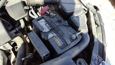 2002-2006 Nissan Altima Complete Battery Box Mount Tray With Hold Down Oem 2.5L