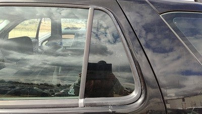 98-05 Mercedes Ml320 Driver Left Rear Vent Window Back Door Glass With Frame Oem