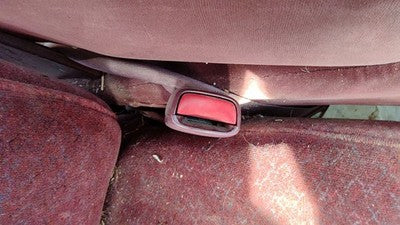 1998 Buick Lesabre Passenger Right Front Seat Belt Buckle Receiver Oem Red