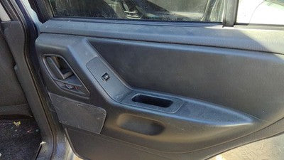 03-04 Grand Cherokee Passenger Right Rear Door Trim Panel Wth Switches Back Gray