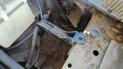 1984 Deville Sedan Battery Hold Down Mount Bracket Oem 4.1l