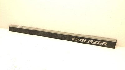 1995-1997 S10 Blazer Passenger Right Front Moulding From Door Oem Trim Strip