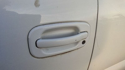 2000-2006 Chevy Suburban Driver Left Front Outside Door Handle 50U Summit White