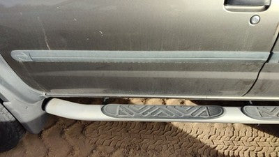 2002-2004 Nissan Xterra Driver Left Front Moulding From Door Oem Trim Strip