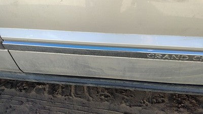 05-10 Grand Cherokee Passenger Right Front Moulding From Door Oem Trim Strip
