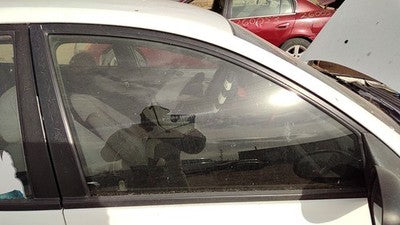 2000-2005 Kia Rio Passenger Right Front Side Window Door Glass Oem 0K30c58511