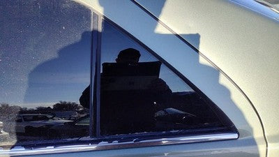 2005-2011 Cadillac Sts Driver Left Rear Vent Window Back Door Glass With Frame
