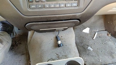 2003-2004 Lincoln Town Car Ash Tray Assembly Oem Slide Out Dash Gray