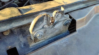 1992-1994 Chevy Suburban Hood Latch Assembly With Bracket Oem 15029224